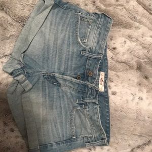 NEVER WORN Hollister jean shorts